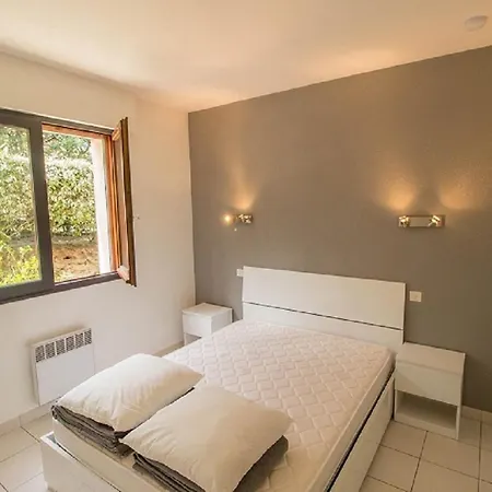 Two-bedroom L'embarcadere